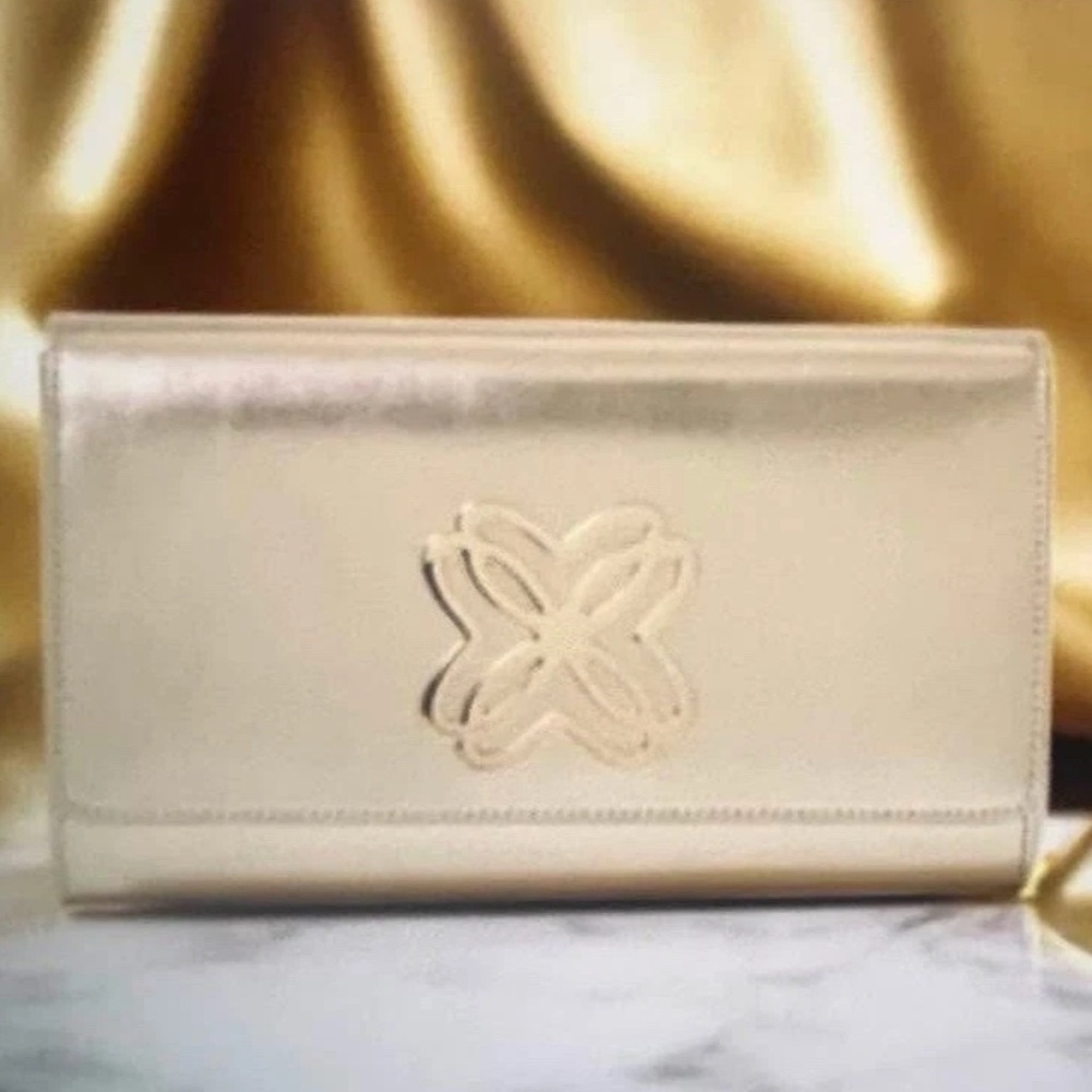 New Lilly Pulitzer Brit Leather Logo Elegant Luxurious Gold Metallic Bag Purse